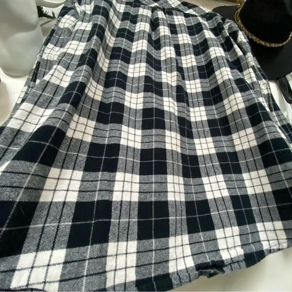 Trendy plaid flannel shirt w cabin cottage core resort country vibe - Picture 11 of 14